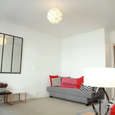 Quiet And Modern Near Bastille Parigi
